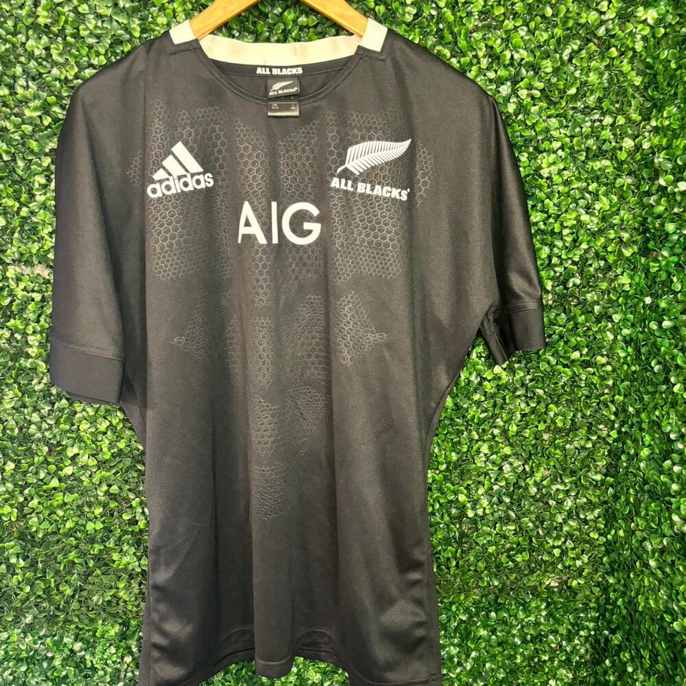 Adidas all black New Zealand Size XL